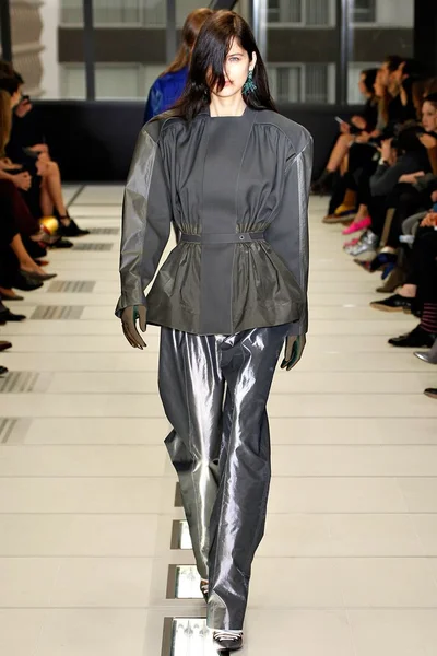 Look 33